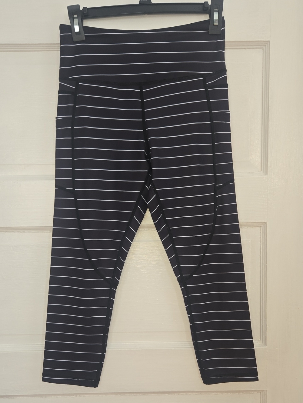 Zyia Active Black White Textured Stripe Leggings Med_153